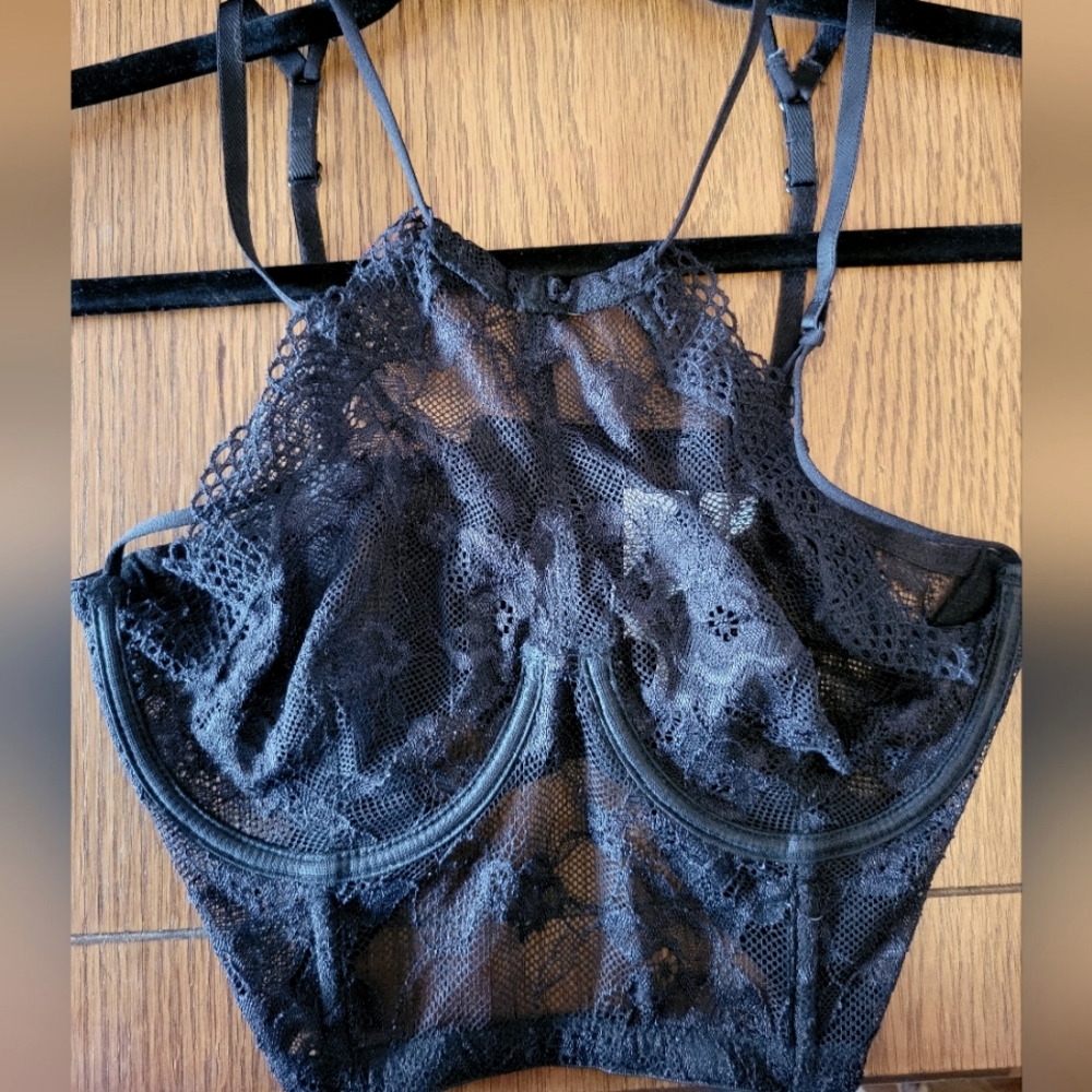 Black lace strappy longline bralette - Small - new